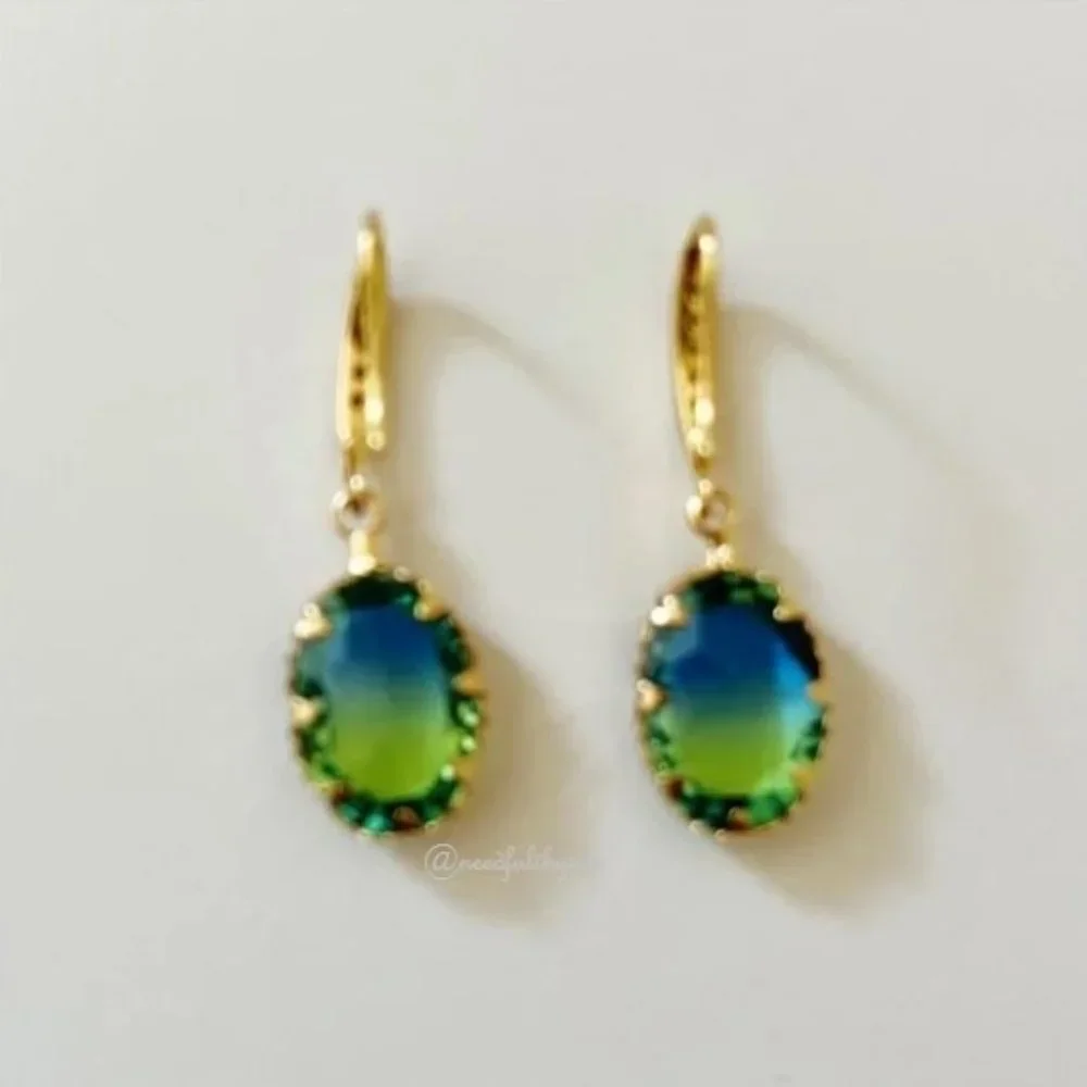 ⛔️SOLD⛔️ 2-Tone Glass Jewel Blue Green Ombre Rhinestones Drop Dangle Earrings - Picture 5 of 12
